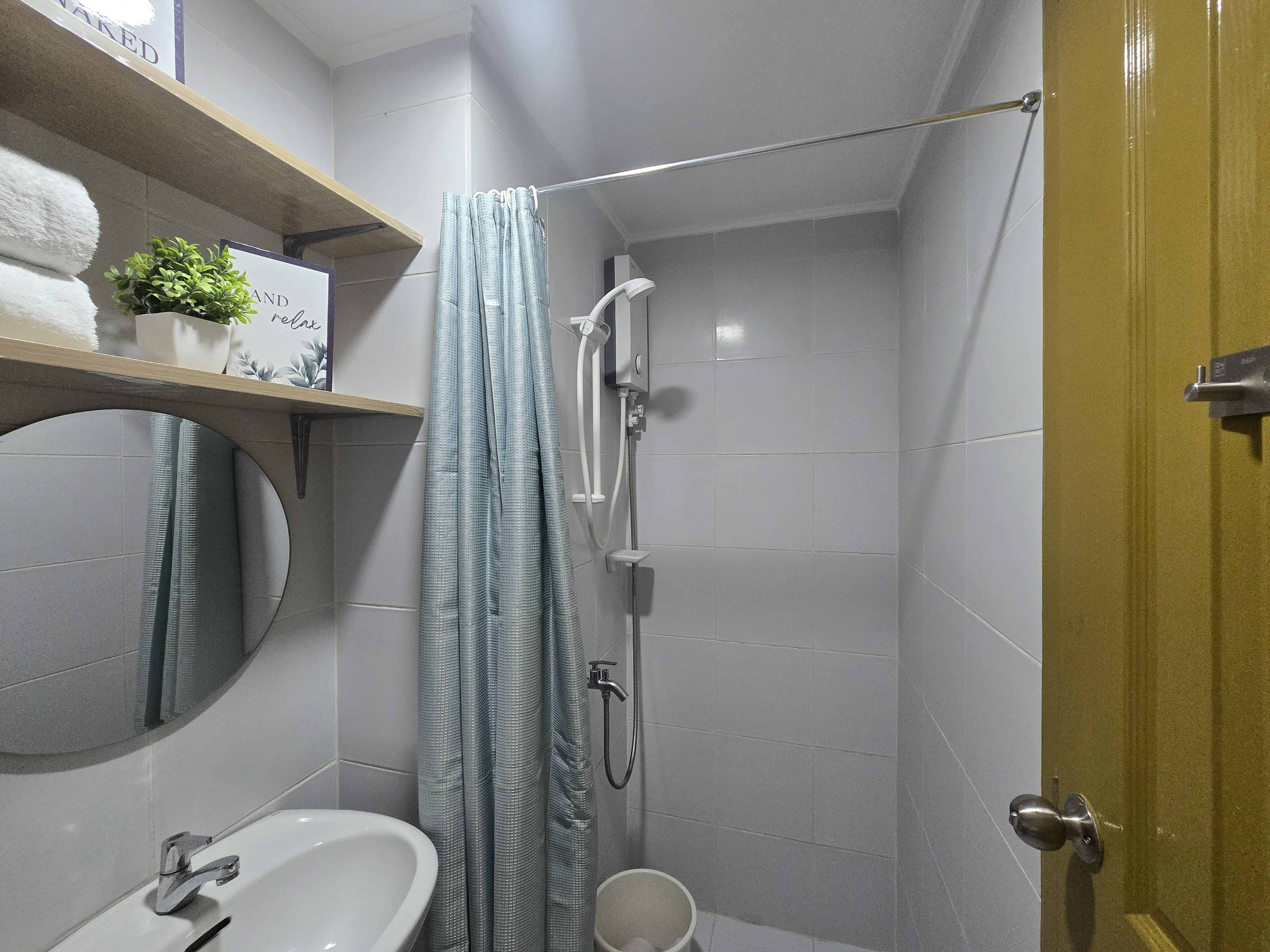 Hot & Cold Shower
